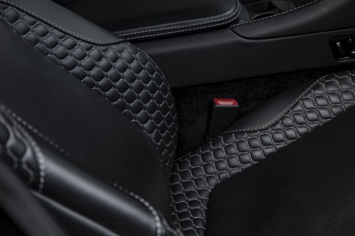 ASTON MARTIN VANQUISH COUPE 5.9 V12 2DR AUTOMATIC