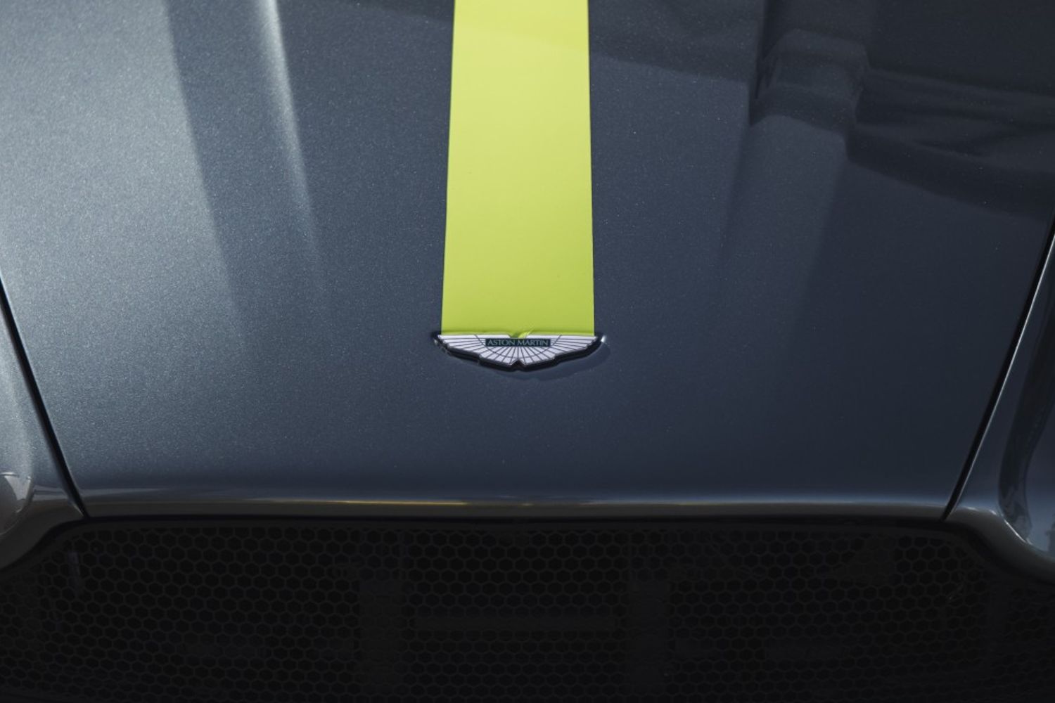 ASTON MARTIN VANTAGE HATCHBACK 4.7 AMR V8 3DR AUTOMATIC