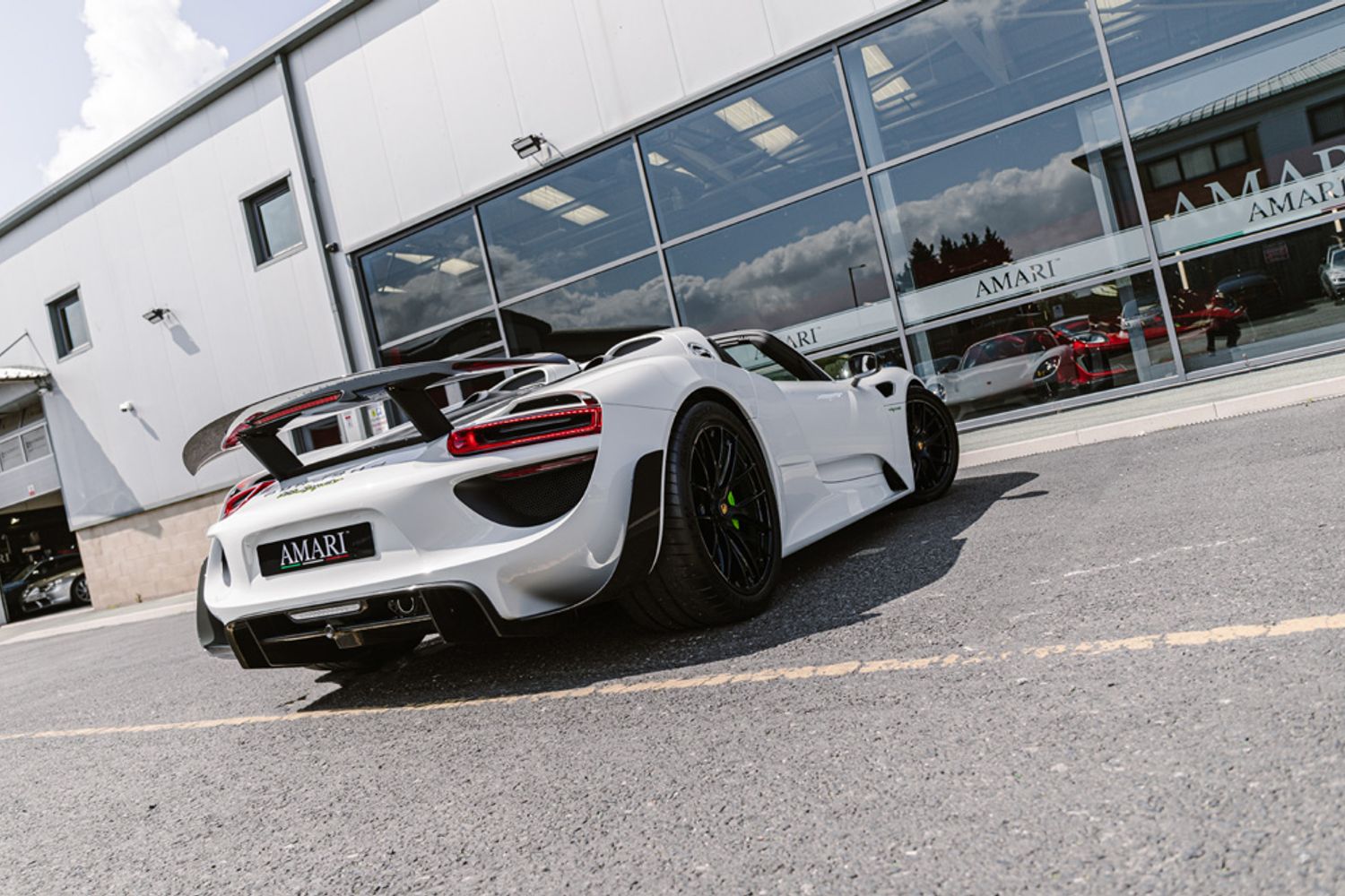 PORSCHE 918 HYBRID ELECTRIC CONVERTIBLE 4.6 SPYDER PDK 2DR SEMI AUTOMATIC