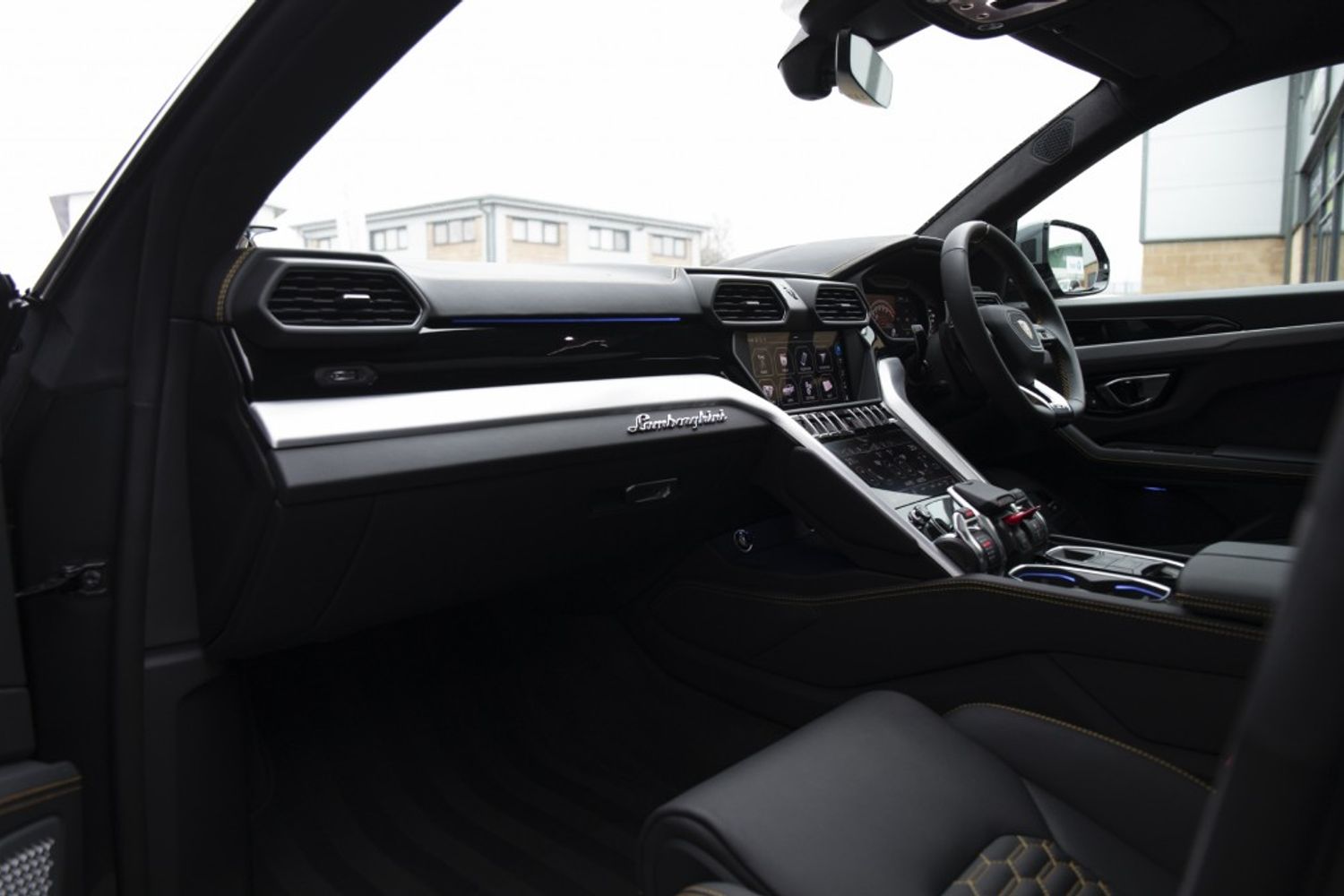 LAMBORGHINI URUS ESTATE 4.0 V8 5DR AUTOMATIC