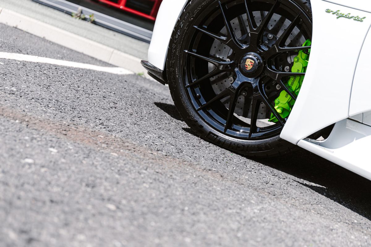 PORSCHE 918 HYBRID ELECTRIC CONVERTIBLE 4.6 SPYDER PDK 2DR SEMI AUTOMATIC