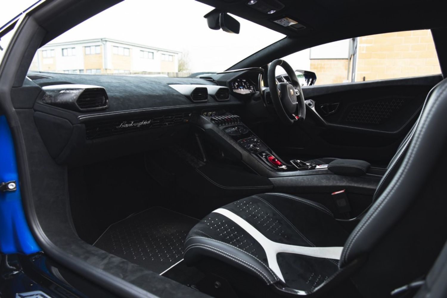 LAMBORGHINI HURACAN COUPE 5.2 LP 640-4 PERFORMANTE 2DR SEMI AUTOMATIC