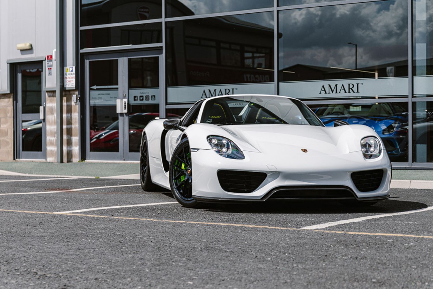 PORSCHE 918 HYBRID ELECTRIC CONVERTIBLE 4.6 SPYDER PDK 2DR SEMI AUTOMATIC