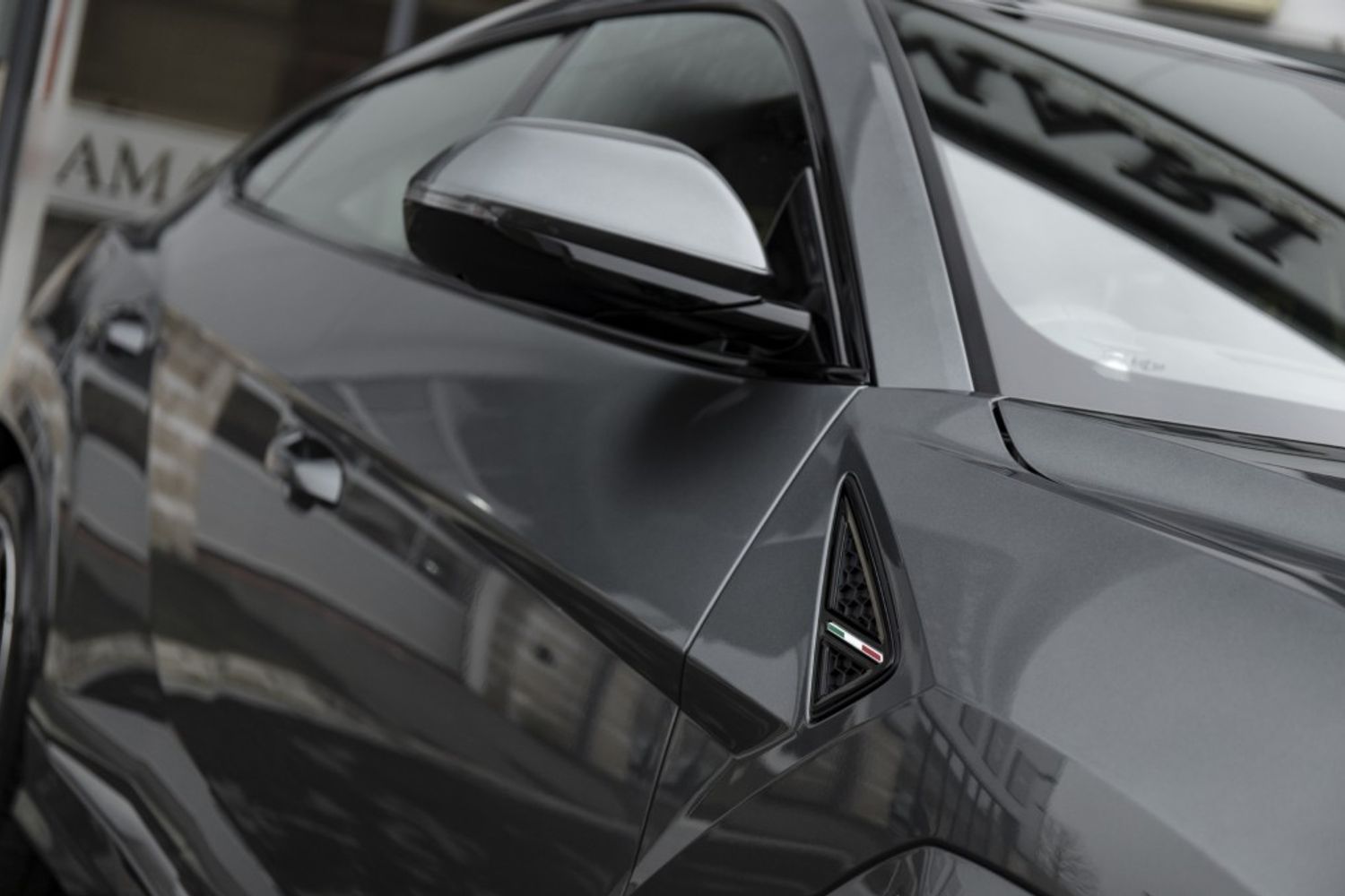 LAMBORGHINI URUS ESTATE 4.0 V8 5DR AUTOMATIC