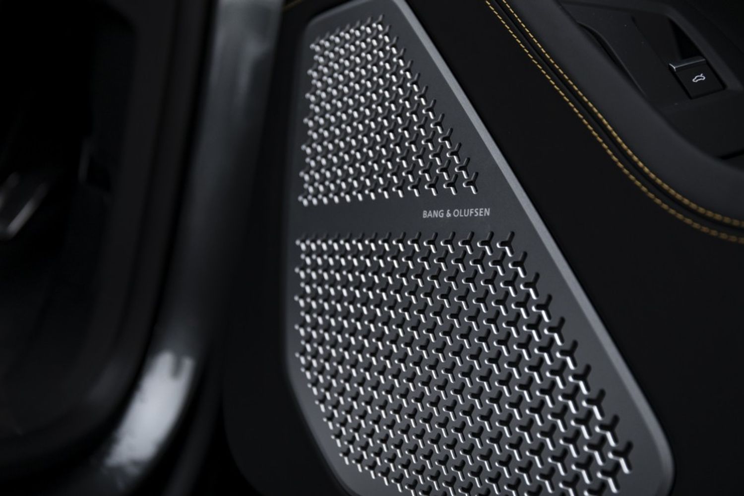 LAMBORGHINI URUS ESTATE 4.0 V8 5DR AUTOMATIC