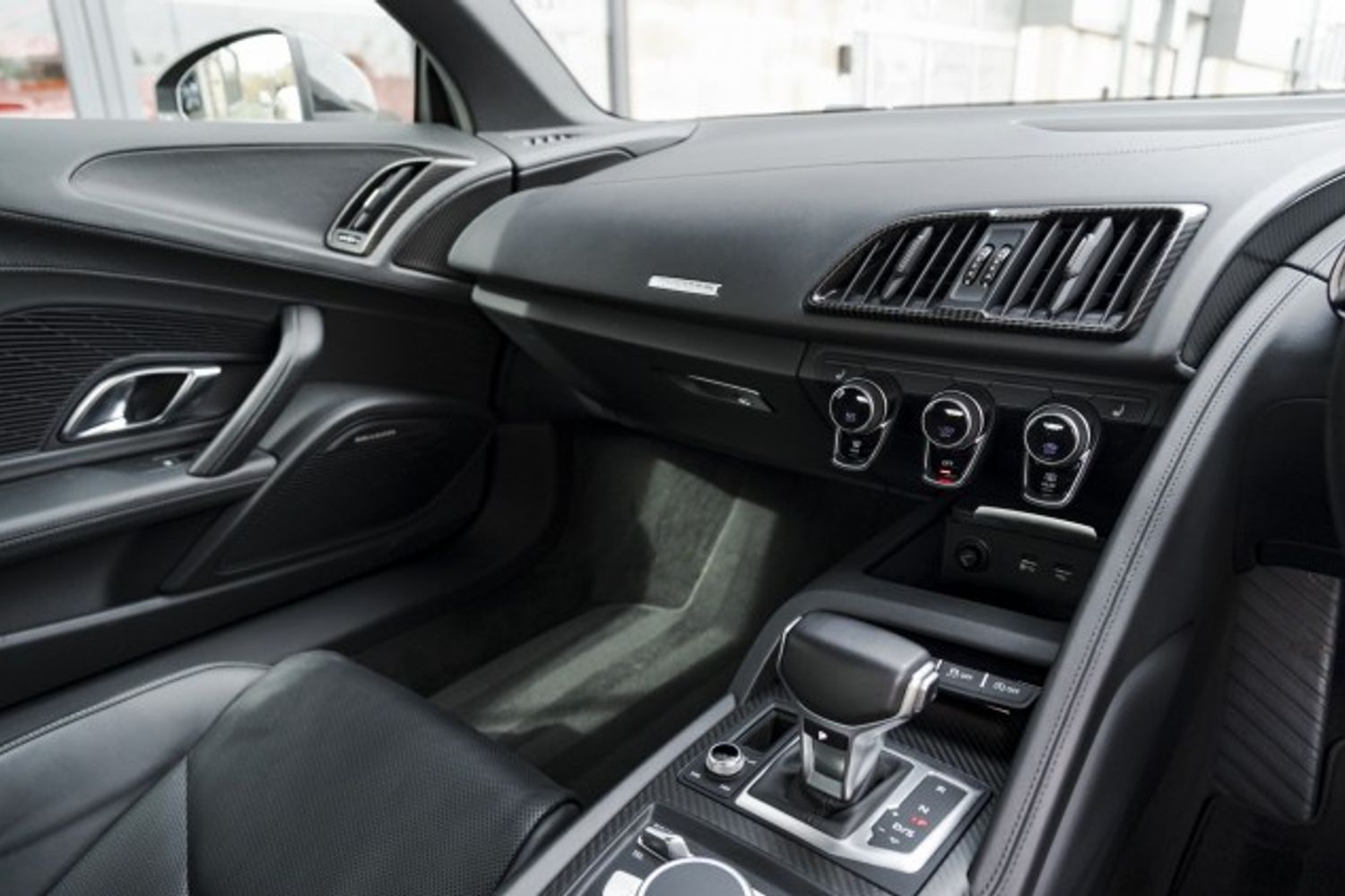 AUDI R8 COUPE 5.2 V10 PLUS QUATTRO 2DR SEMI AUTOMATIC