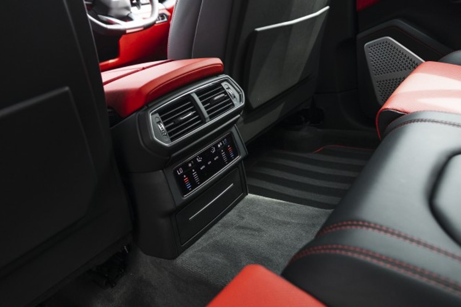 LAMBORGHINI URUS ESTATE 4.0 V8 5DR AUTOMATIC