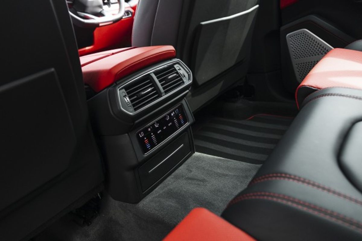 LAMBORGHINI URUS ESTATE 4.0 V8 5DR AUTOMATIC