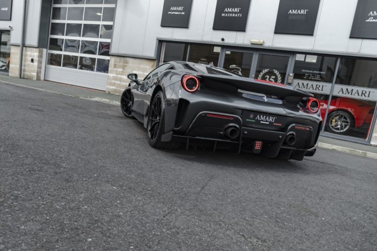 FERRARI 488 PISTA COUPE 3.9 VS 2DR SEMI AUTOMATIC