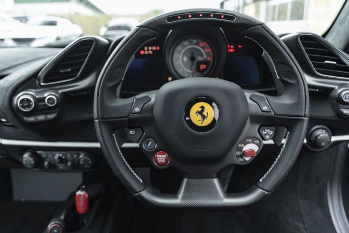 FERRARI 488 PISTA COUPE 3.9 VS 2DR SEMI AUTOMATIC