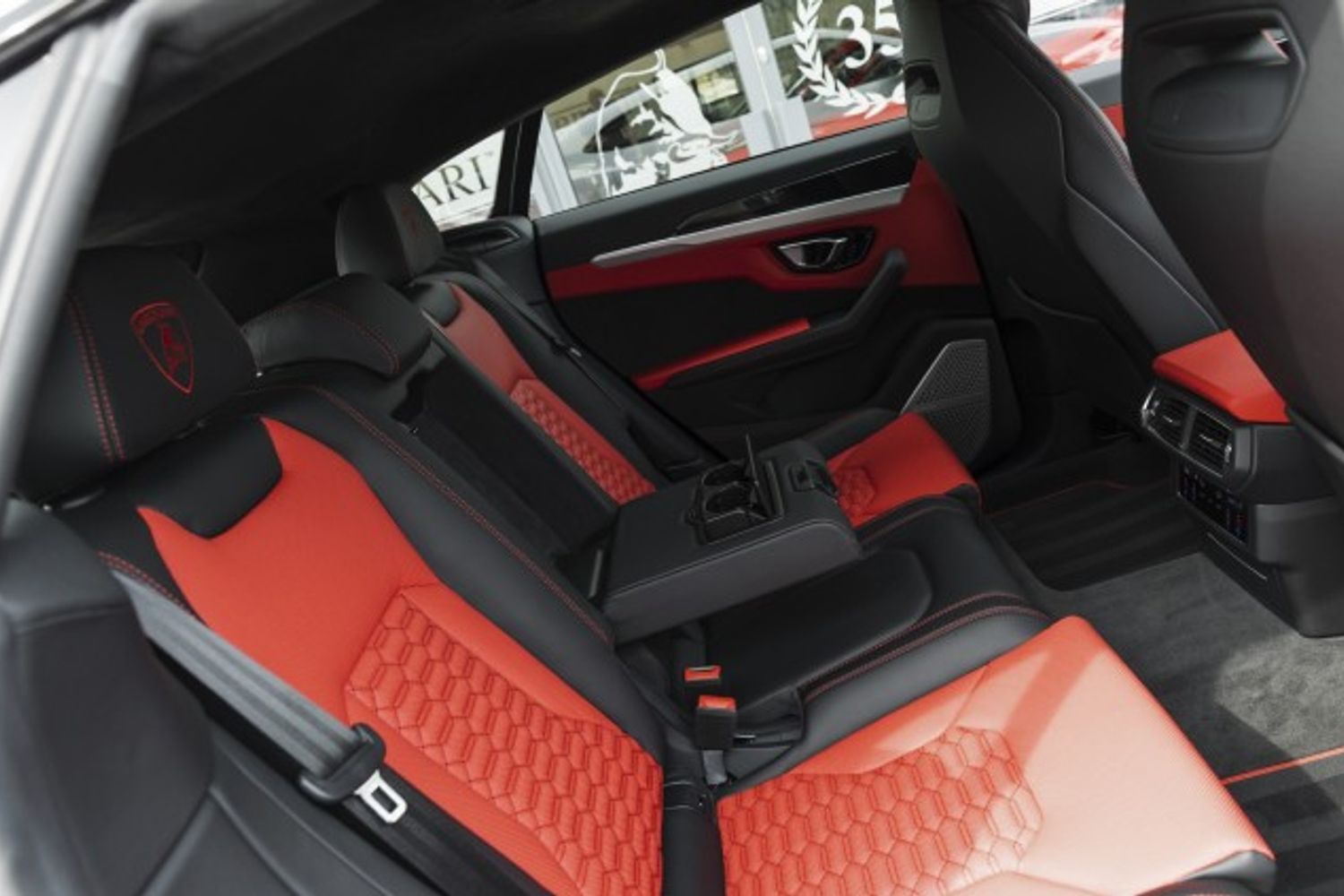 LAMBORGHINI URUS ESTATE 4.0 V8 5DR AUTOMATIC