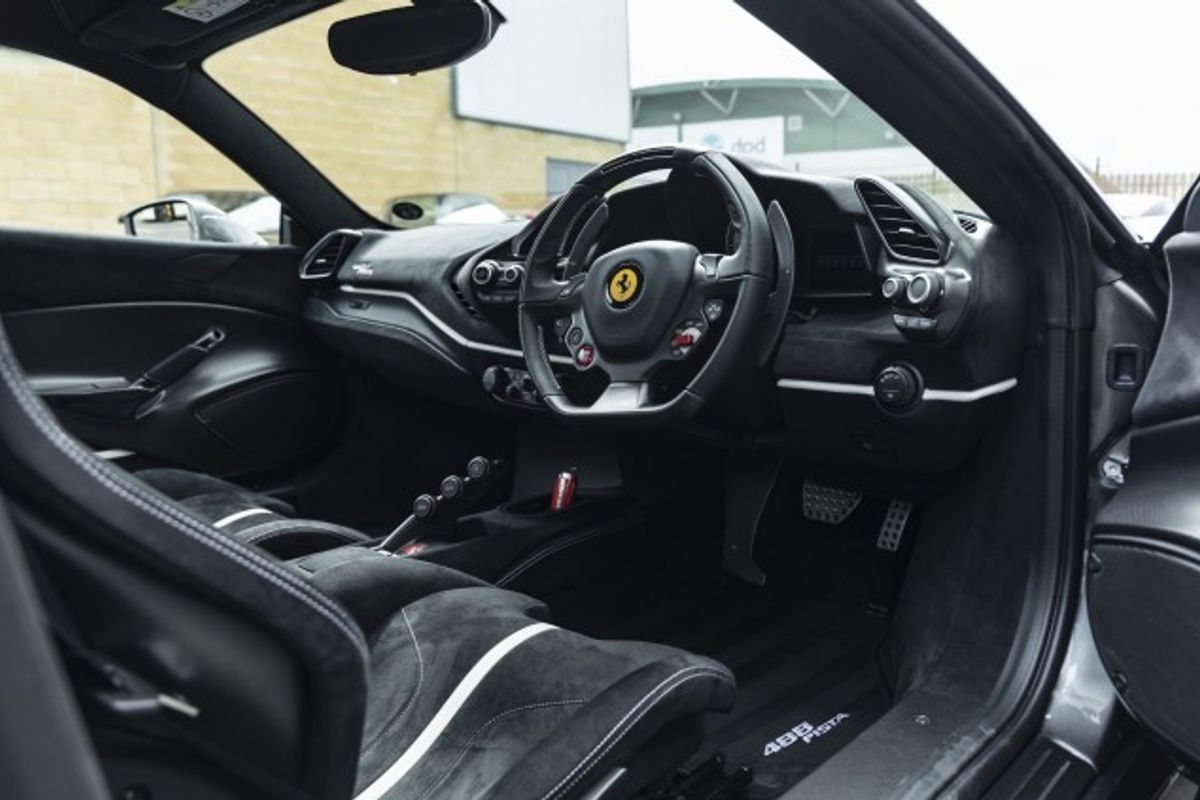 FERRARI 488 PISTA COUPE 3.9 VS 2DR SEMI AUTOMATIC