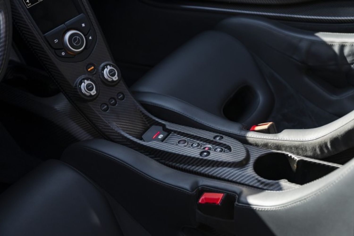 MCLAREN P1 PETROL/ELECTRIC COUPE 3.8 P1 AUTO 2DR