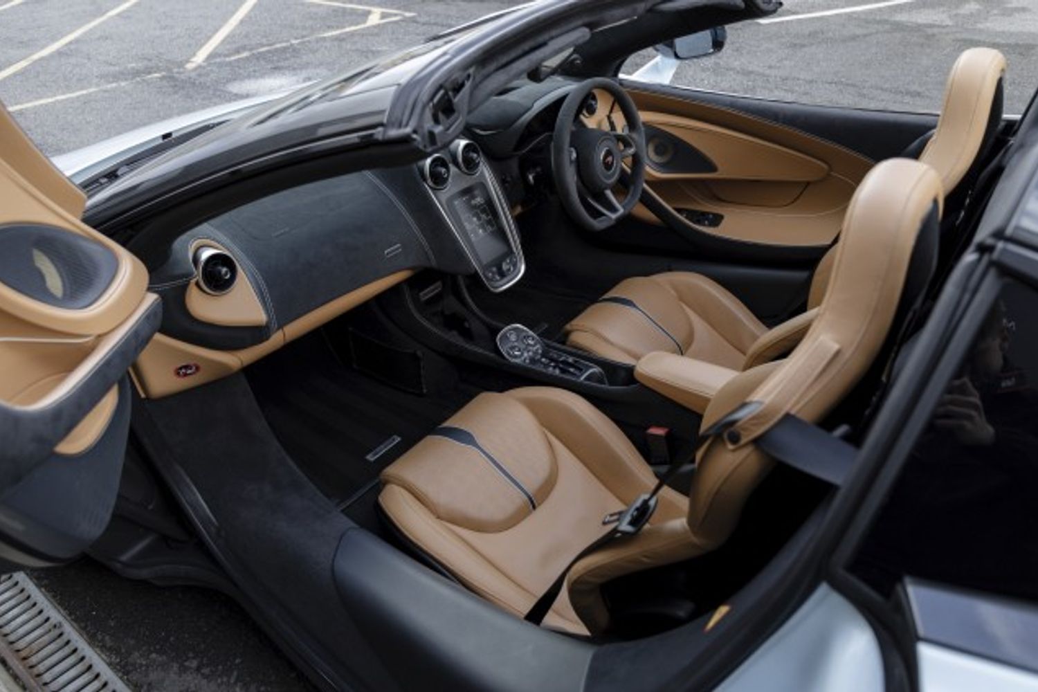 MCLAREN 570S CONVERTIBLE 3.8 V8 SSG 2DR SEMI AUTOMATIC