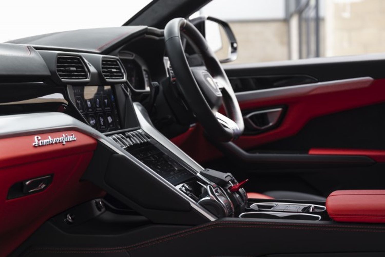 LAMBORGHINI URUS ESTATE 4.0 V8 5DR AUTOMATIC