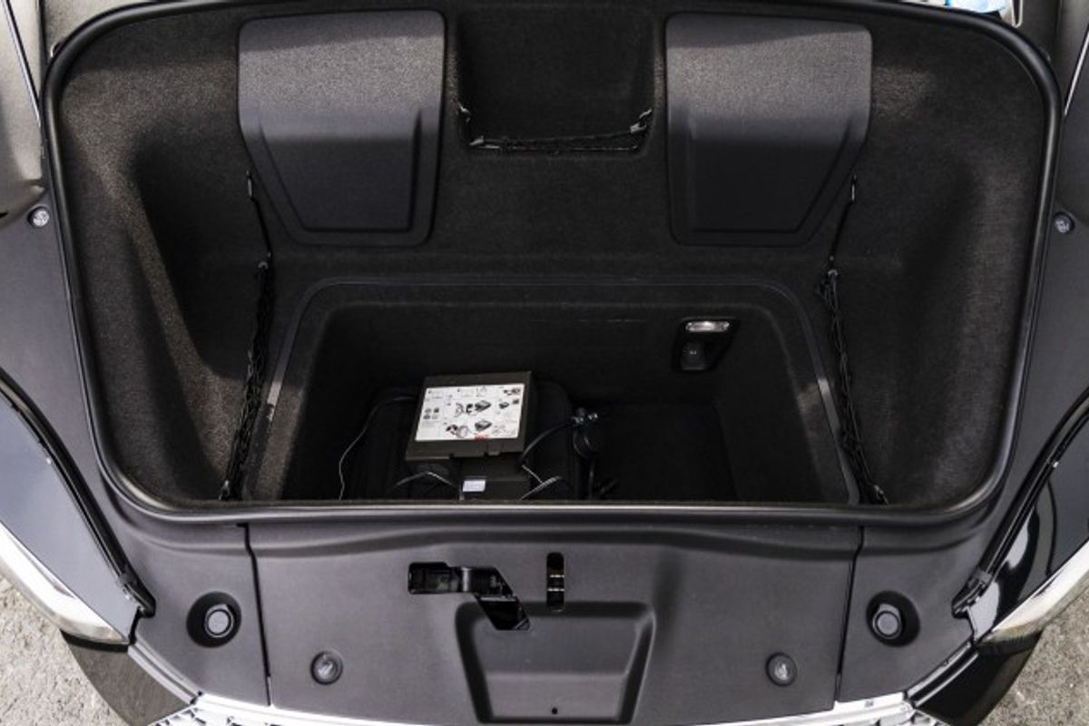 AUDI R8 COUPE 5.2 V10 PLUS QUATTRO 2DR SEMI AUTOMATIC