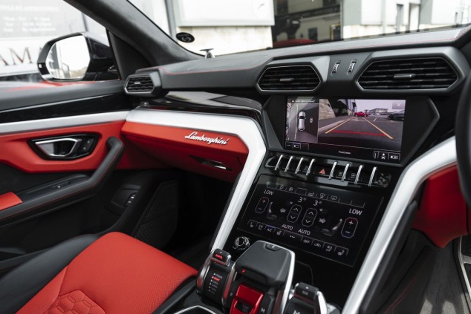 LAMBORGHINI URUS ESTATE 4.0 V8 5DR AUTOMATIC