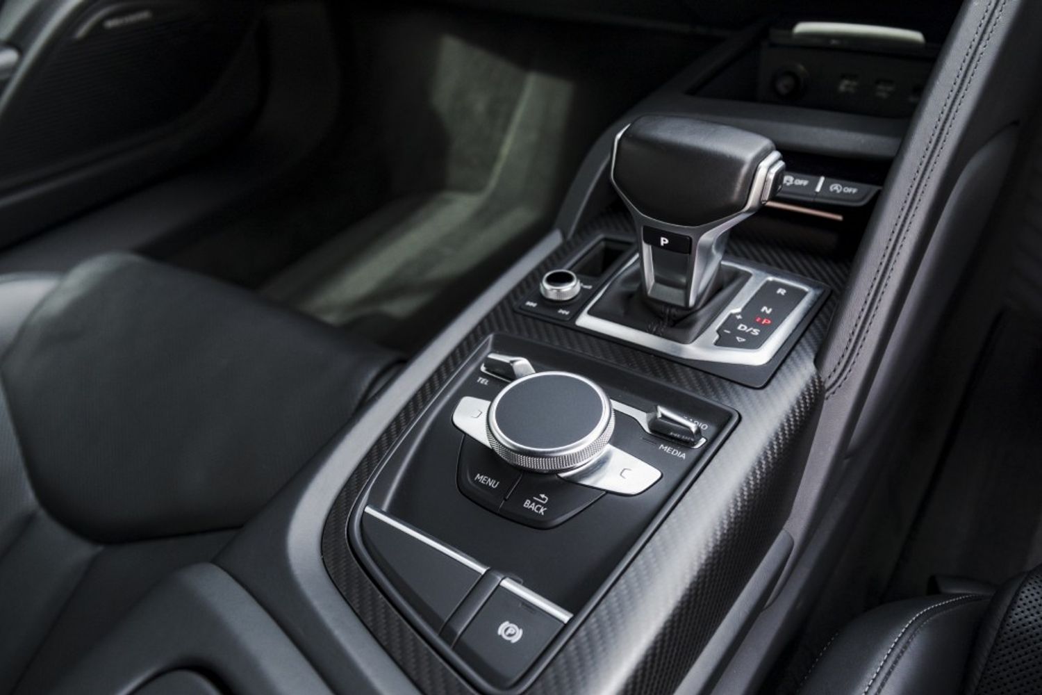 AUDI R8 COUPE 5.2 V10 PLUS QUATTRO 2DR SEMI AUTOMATIC