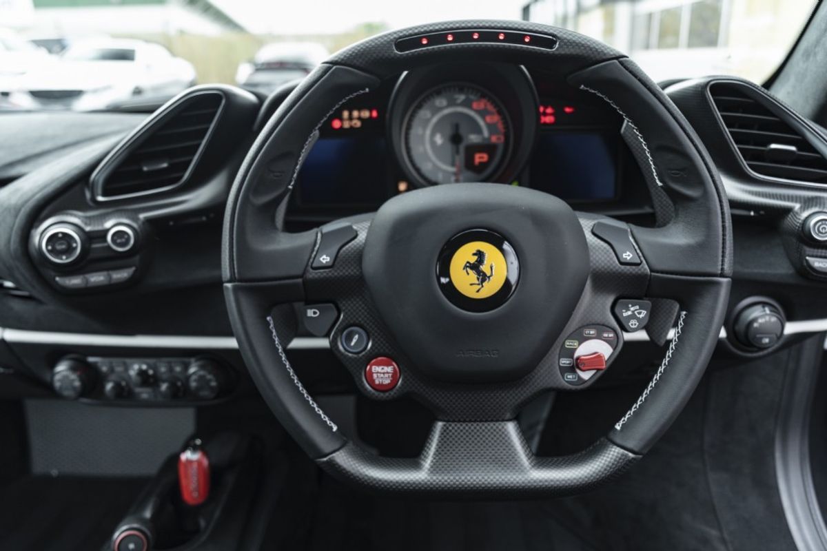 FERRARI 488 PISTA COUPE 3.9 VS 2DR SEMI AUTOMATIC