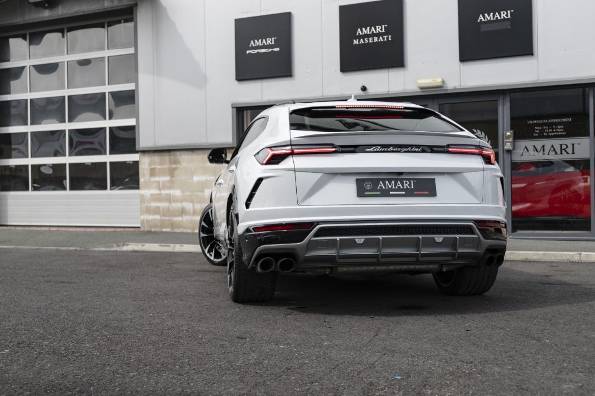 LAMBORGHINI URUS ESTATE 4.0 V8 5DR AUTOMATIC