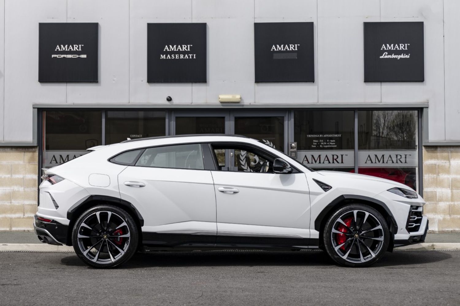 LAMBORGHINI URUS ESTATE 4.0 V8 5DR AUTOMATIC