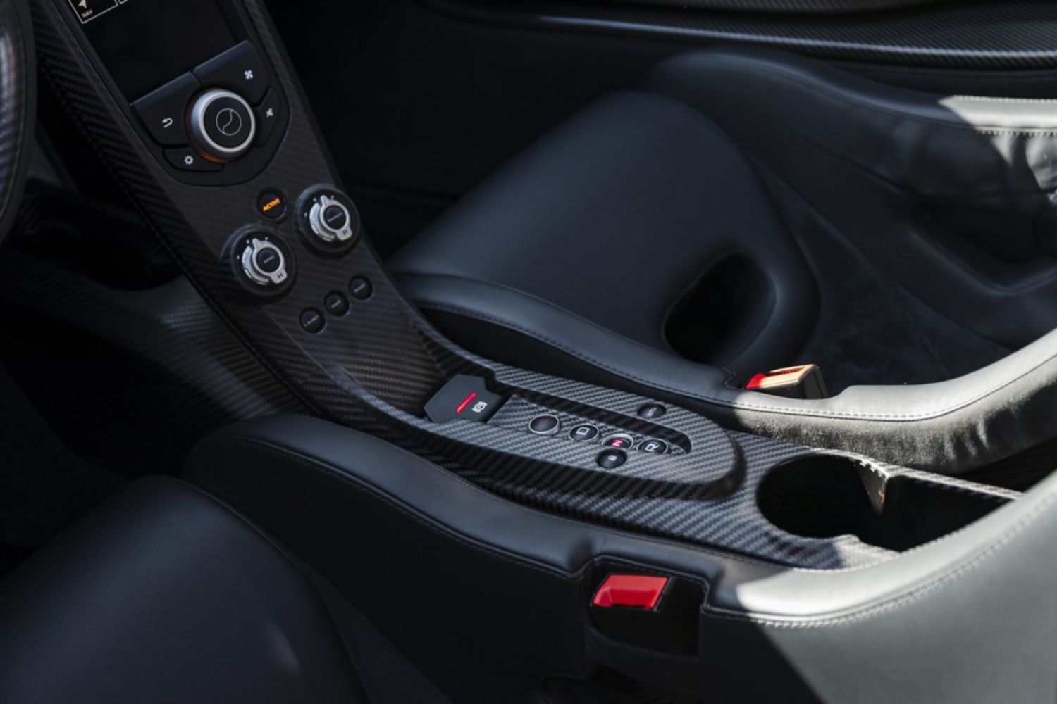 MCLAREN P1 PETROL/ELECTRIC COUPE 3.8 P1 AUTO 2DR