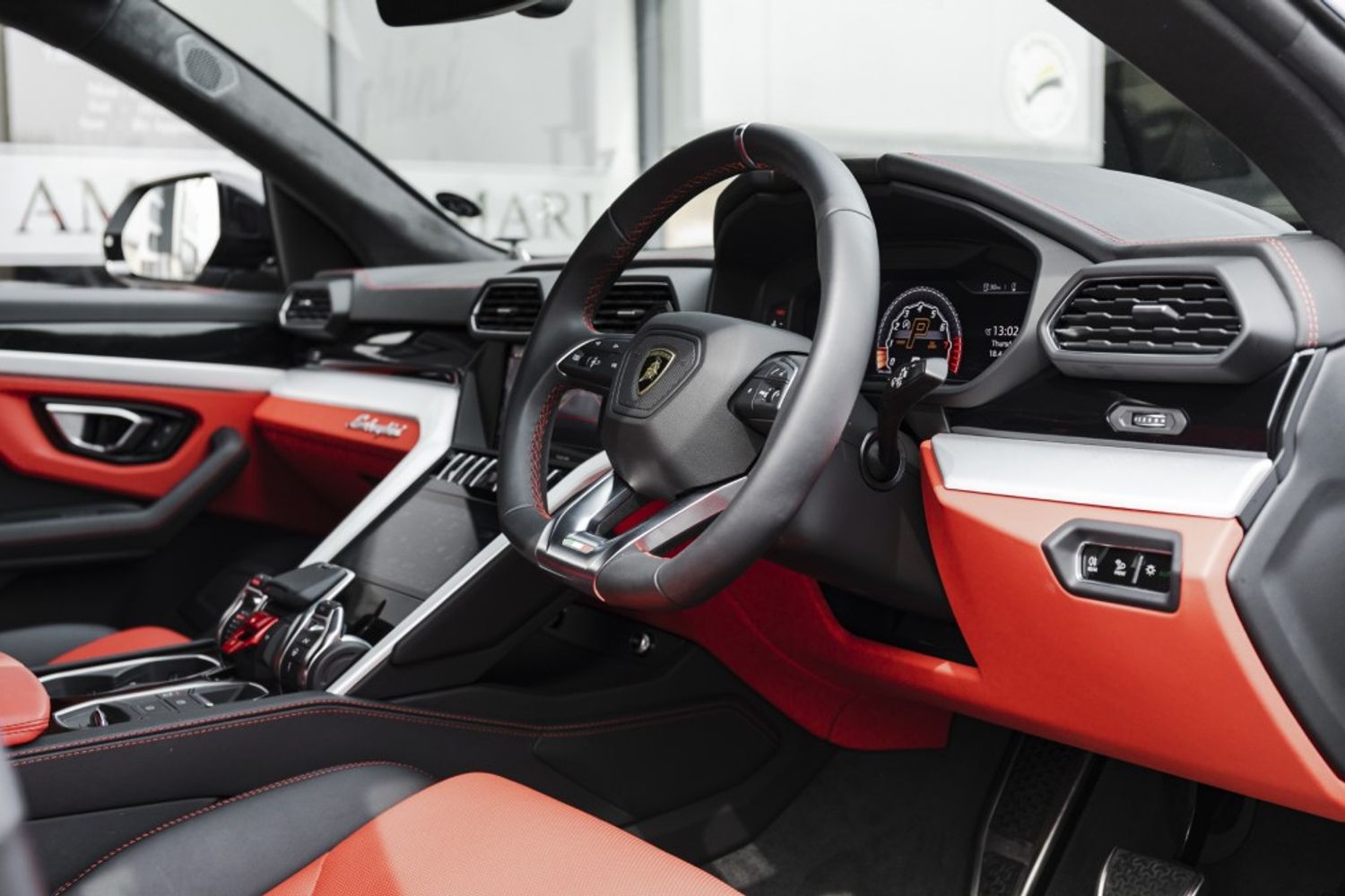 LAMBORGHINI URUS ESTATE 4.0 V8 5DR AUTOMATIC