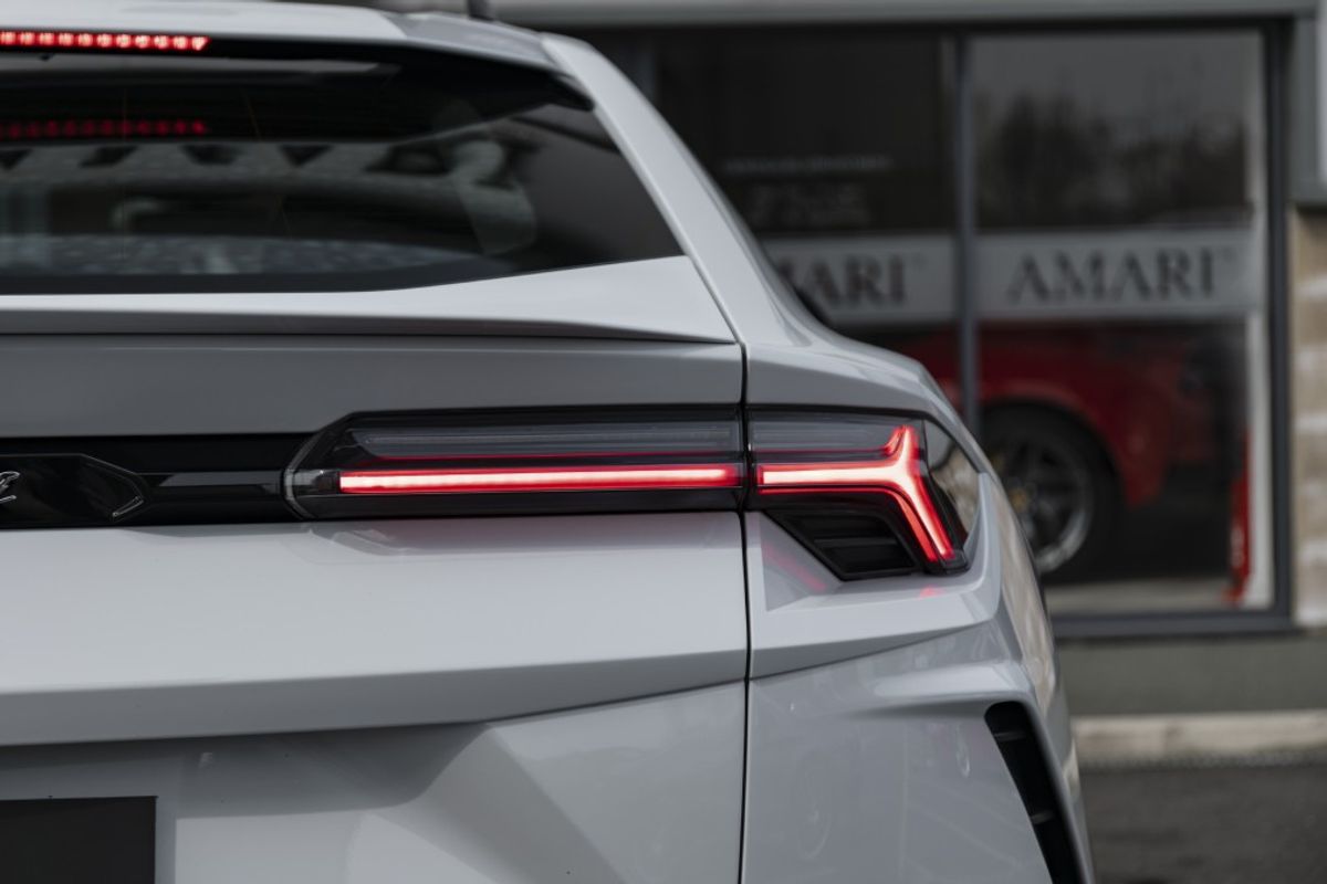 LAMBORGHINI URUS ESTATE 4.0 V8 5DR AUTOMATIC