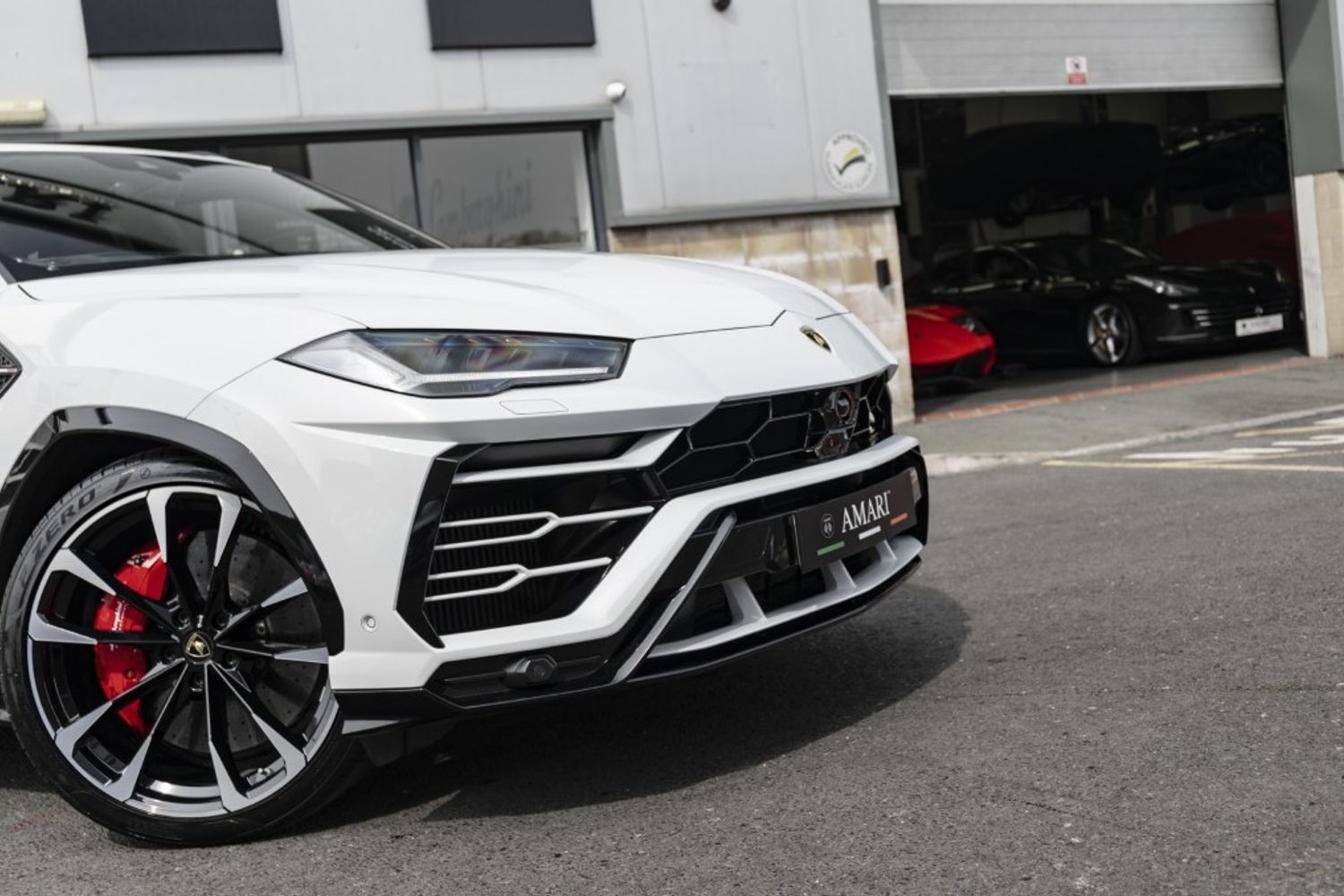LAMBORGHINI URUS ESTATE 4.0 V8 5DR AUTOMATIC