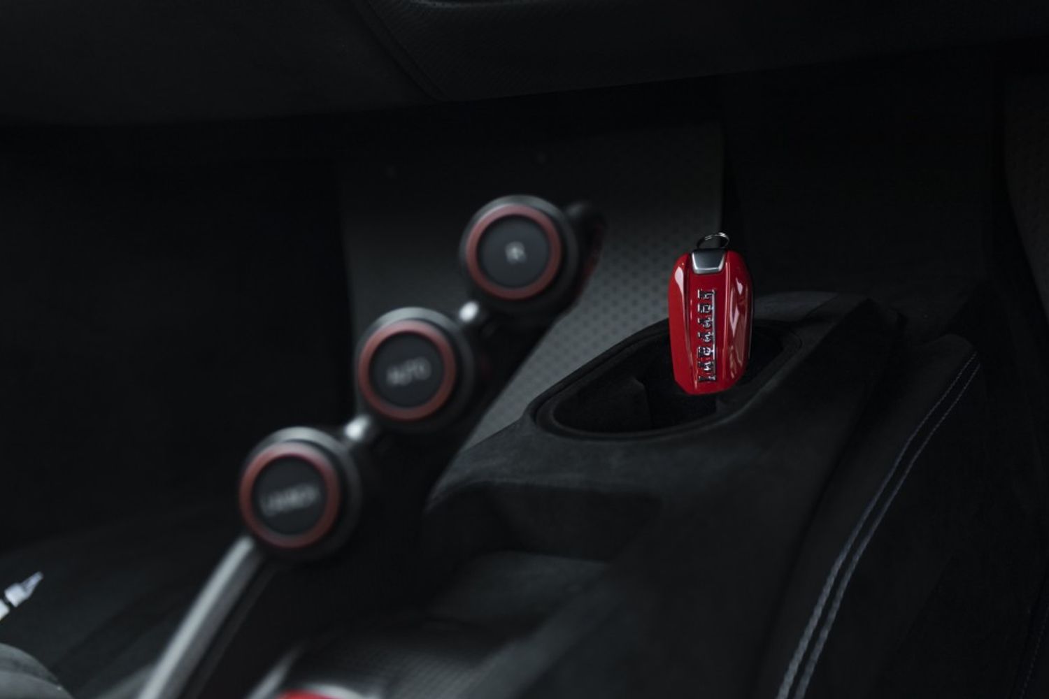 FERRARI 488 PISTA COUPE 3.9 VS 2DR SEMI AUTOMATIC