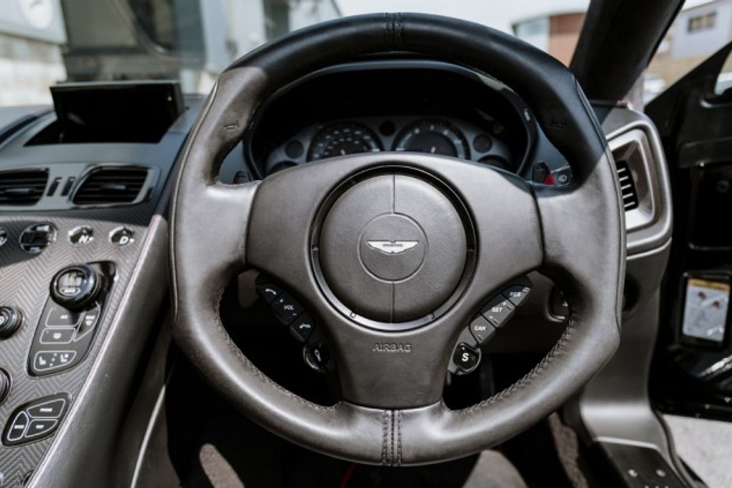 ASTON MARTIN VANQUISH CONVERTIBLE 5.9 V12 2DR AUTOMATIC