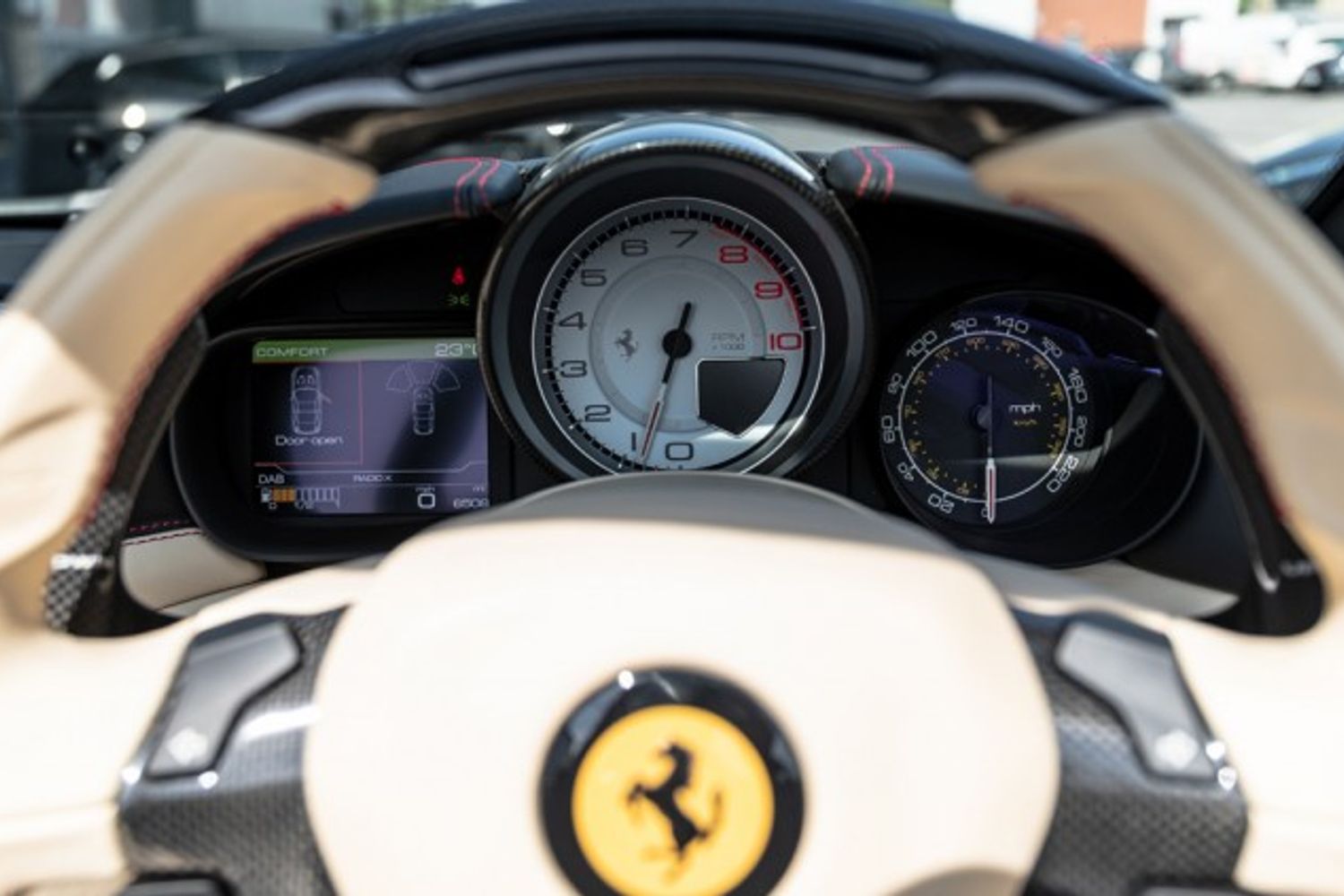 FERRARI CALIFORNIA CONVERTIBLE 3.9 DD 2DR SEMI AUTOMATIC