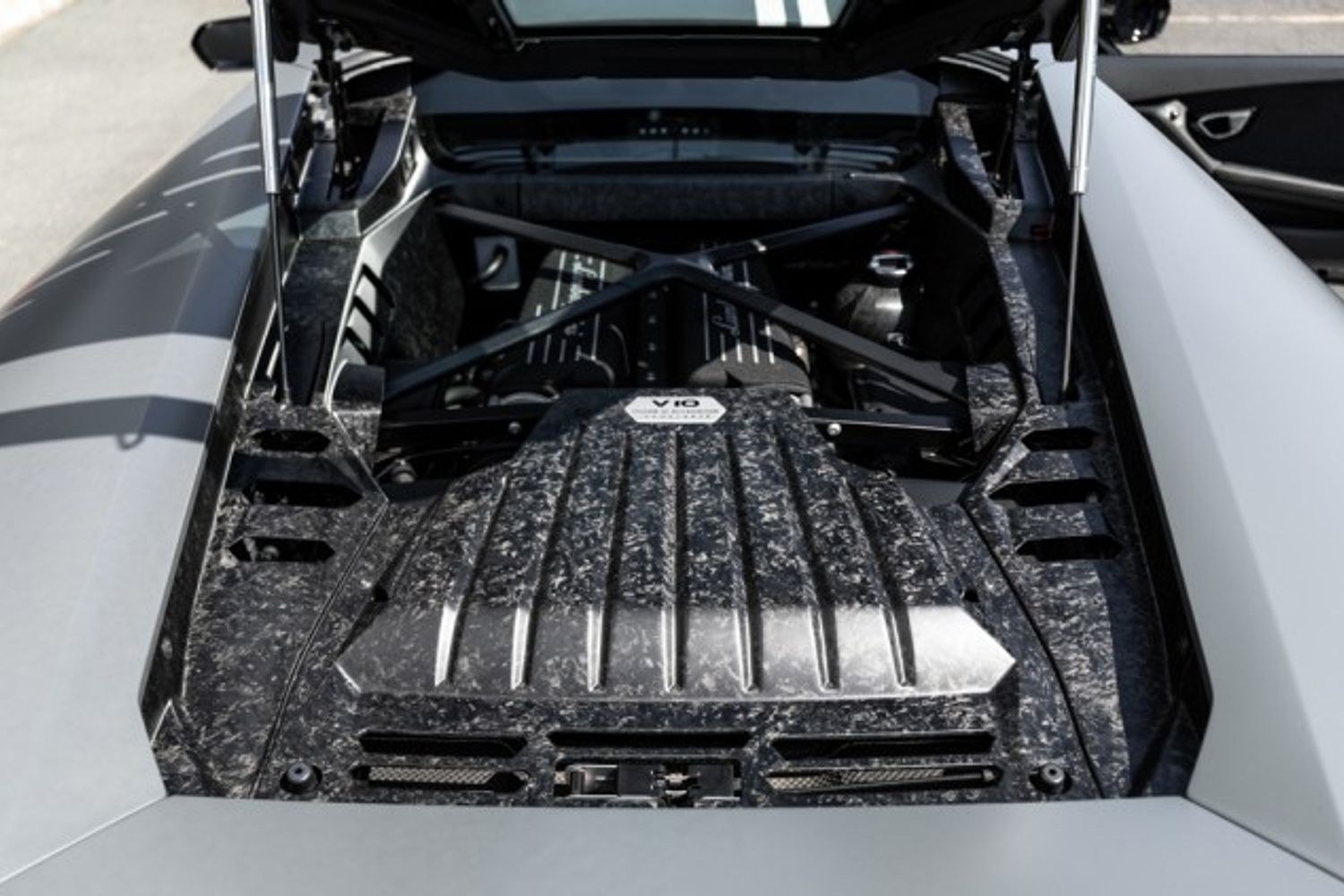 LAMBORGHINI HURACAN COUPE 5.2 V10 LP 610-4 AVIO 2DR SEMI AUTOMATIC