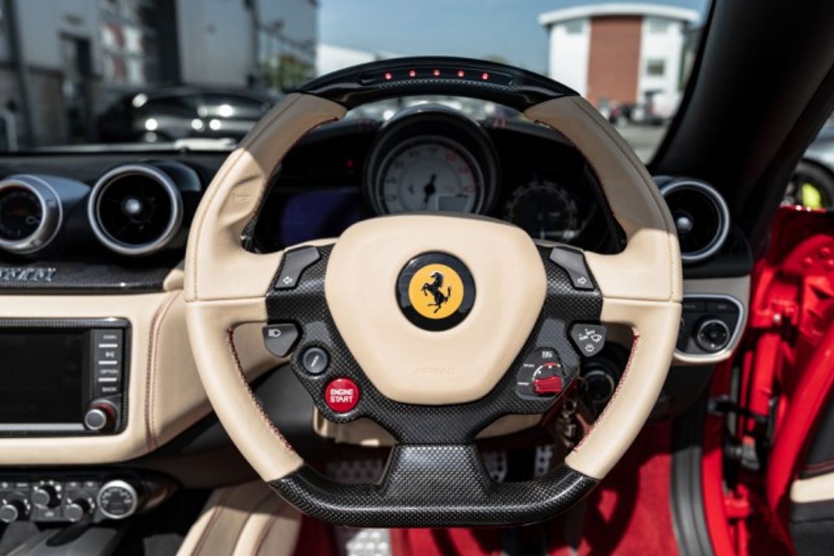 FERRARI CALIFORNIA CONVERTIBLE 3.9 DD 2DR SEMI AUTOMATIC