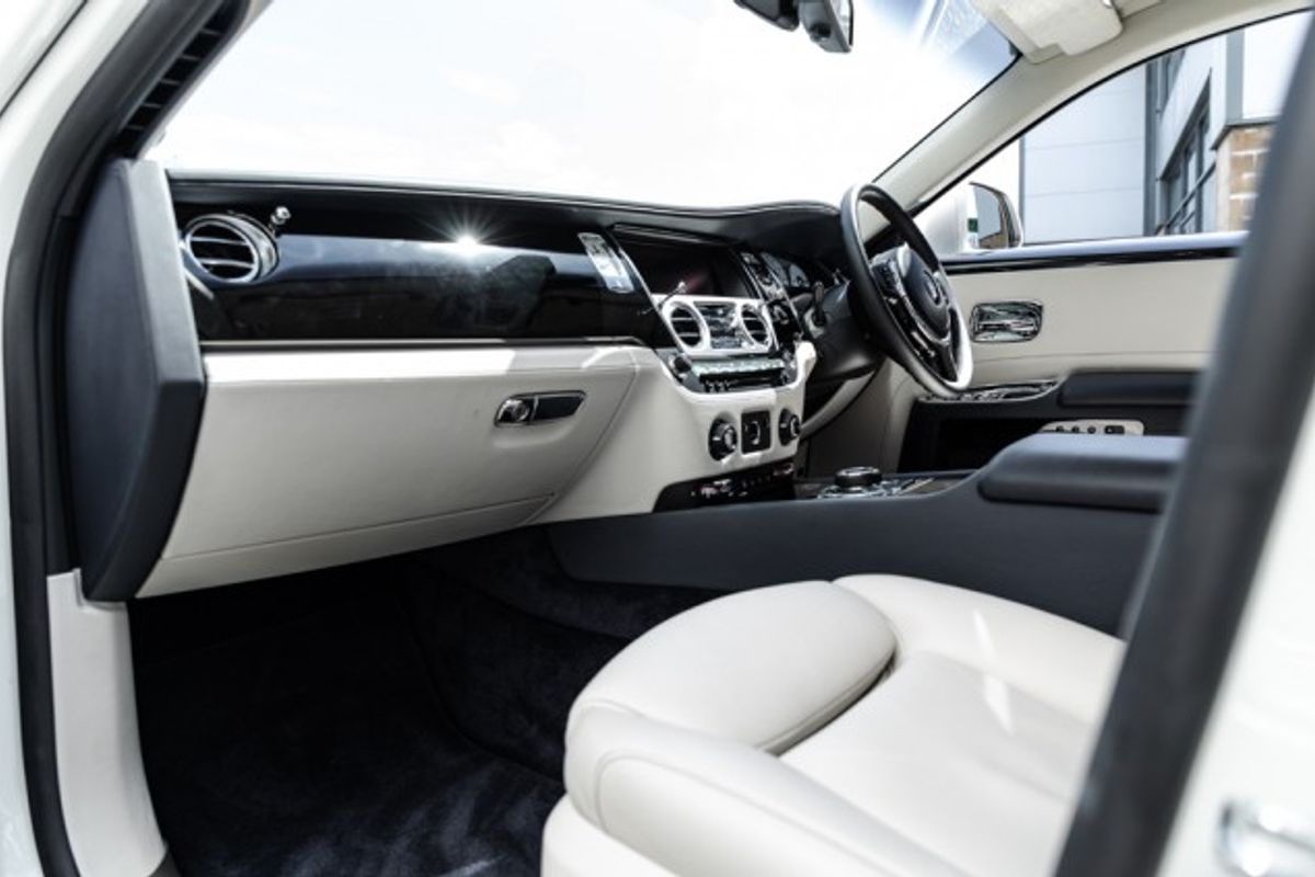 ROLLS-ROYCE GHOST SALOON 6.6 V12 SWB 4DR AUTOMATIC