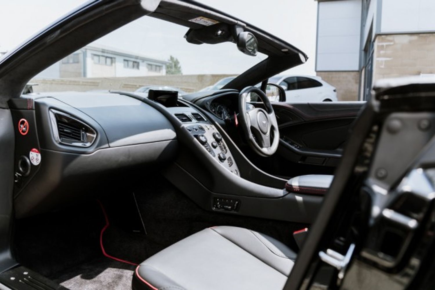ASTON MARTIN VANQUISH CONVERTIBLE 5.9 V12 2DR AUTOMATIC