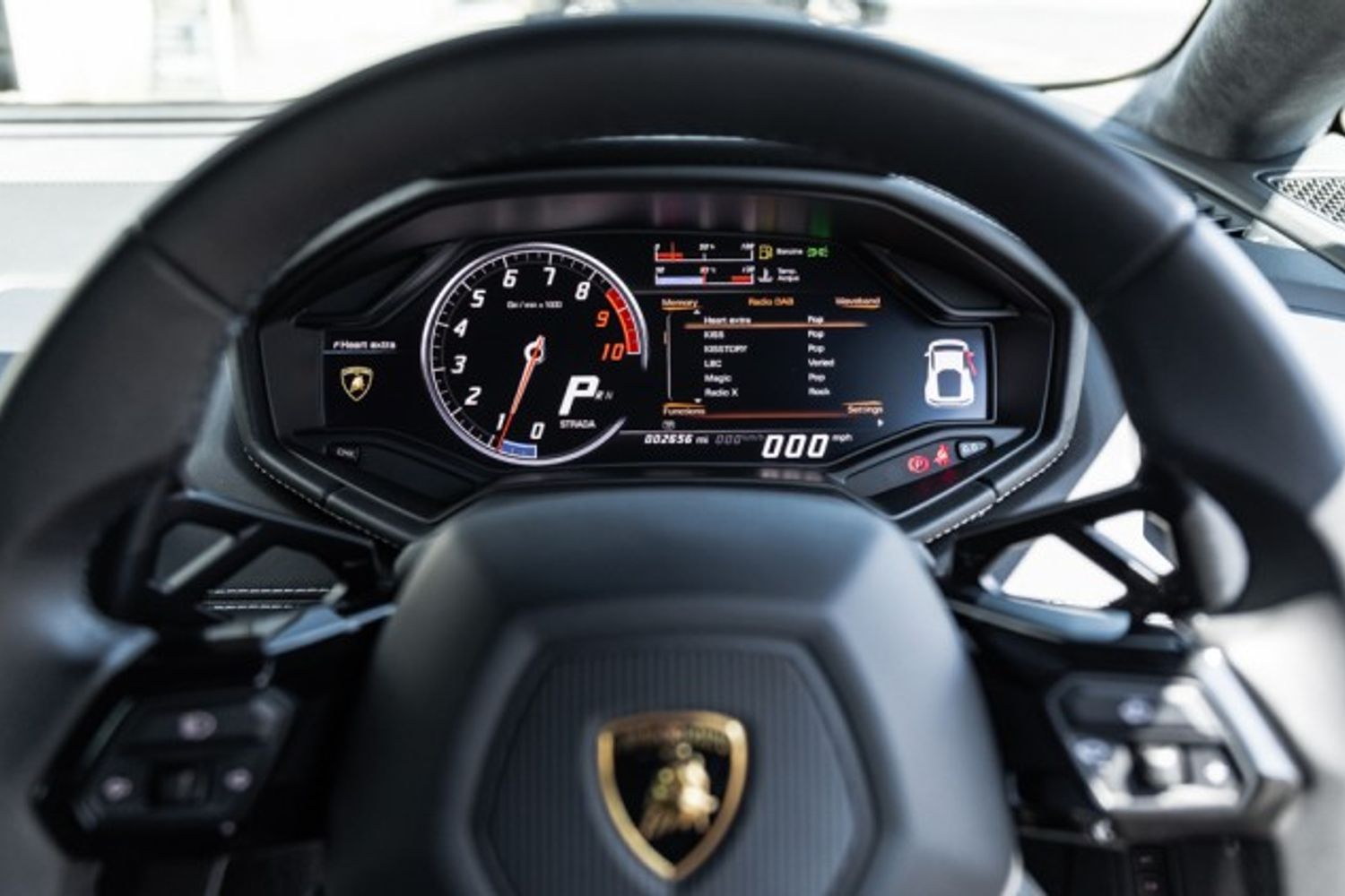 LAMBORGHINI HURACAN COUPE 5.2 V10 LP 610-4 AVIO 2DR SEMI AUTOMATIC