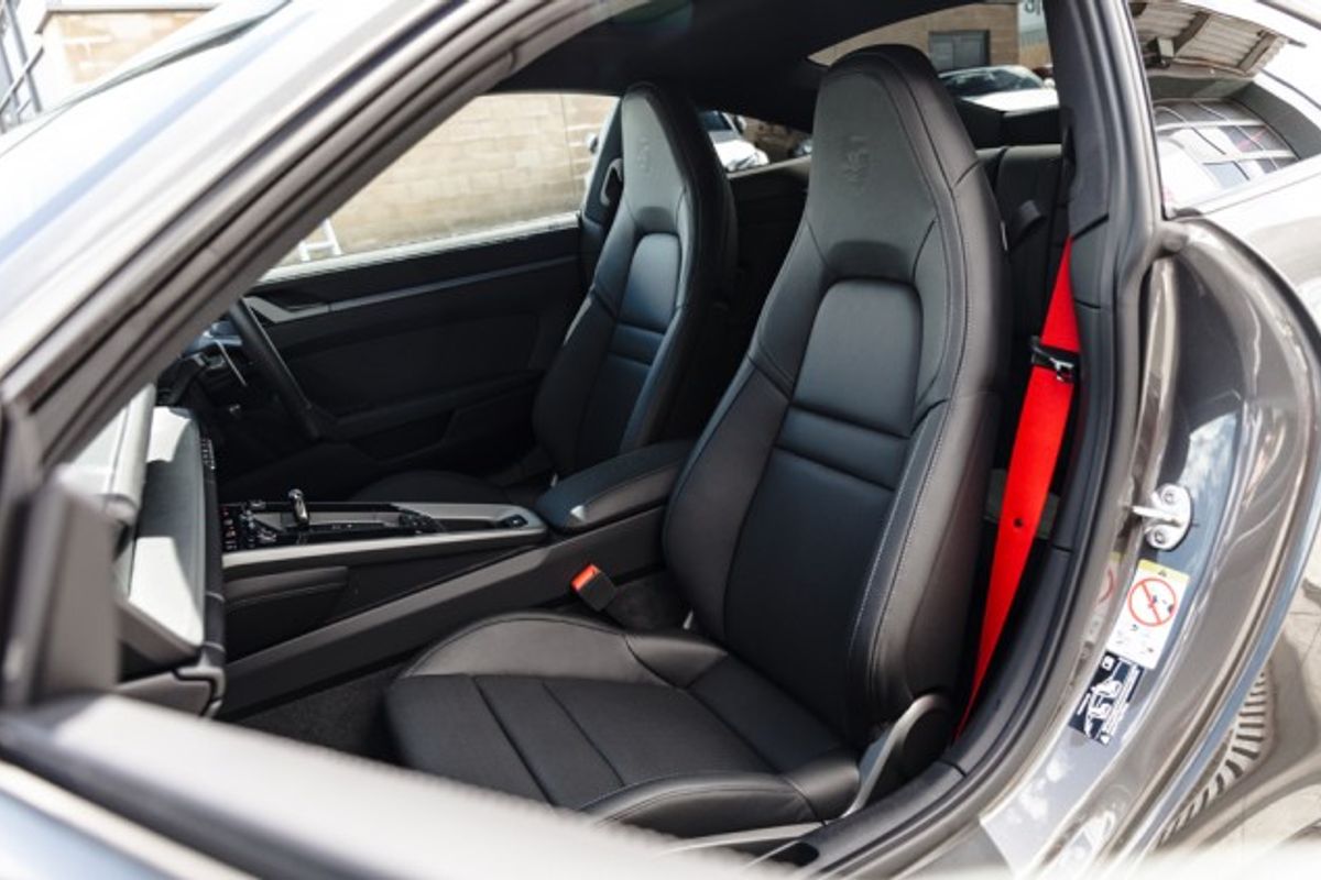 PORSCHE 911 992 3.0 Carrera 4S PDK