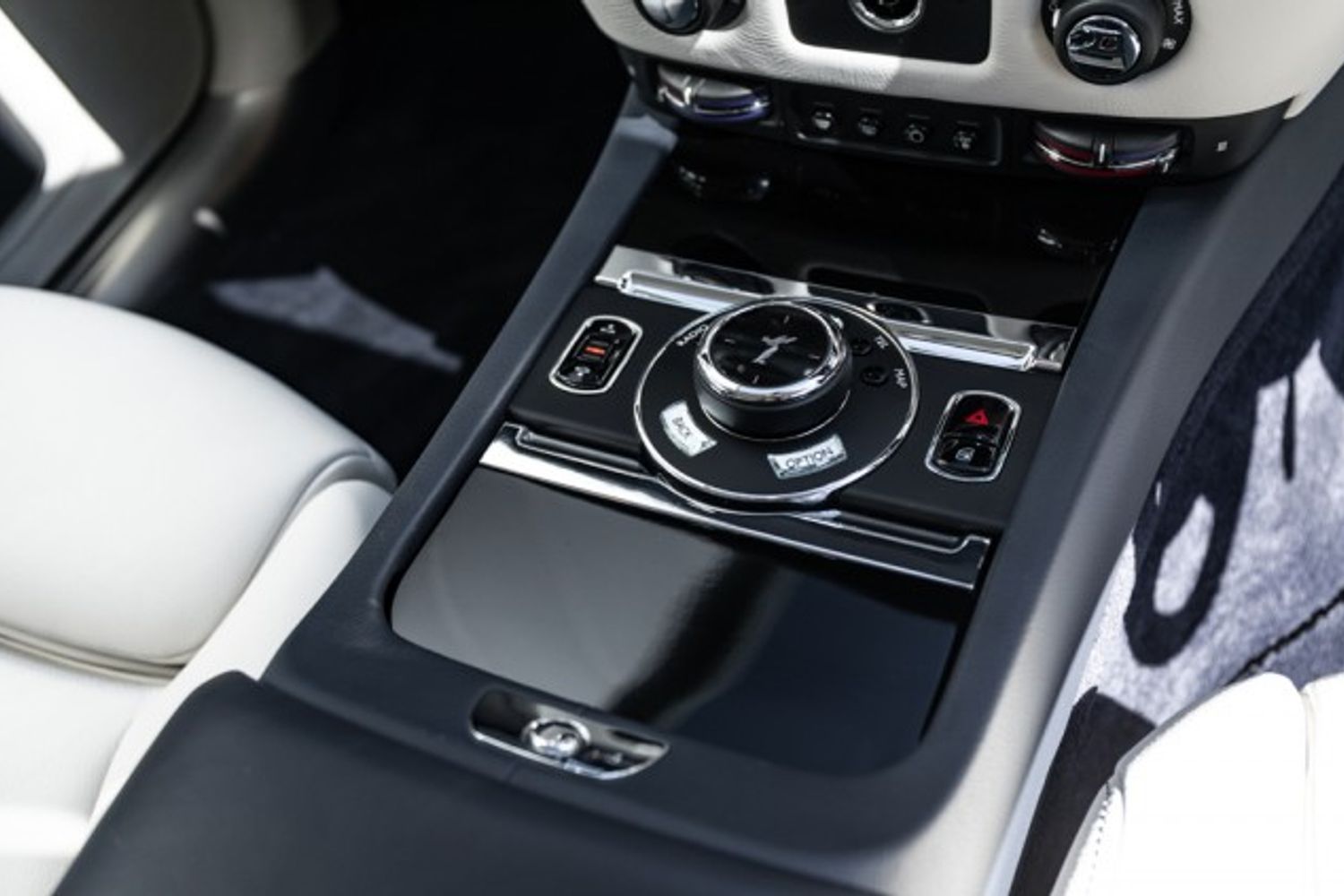 ROLLS-ROYCE GHOST SALOON 6.6 V12 SWB 4DR AUTOMATIC
