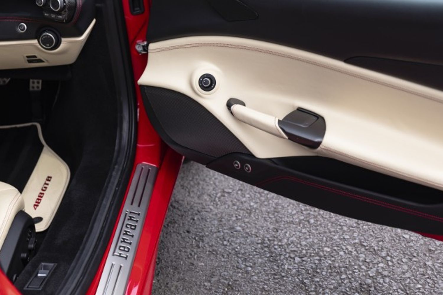 FERRARI 488 COUPE 3.9 GTB 2DR SEMI AUTOMATIC