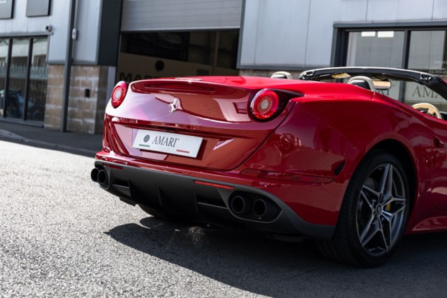 FERRARI CALIFORNIA CONVERTIBLE 3.9 DD 2DR SEMI AUTOMATIC