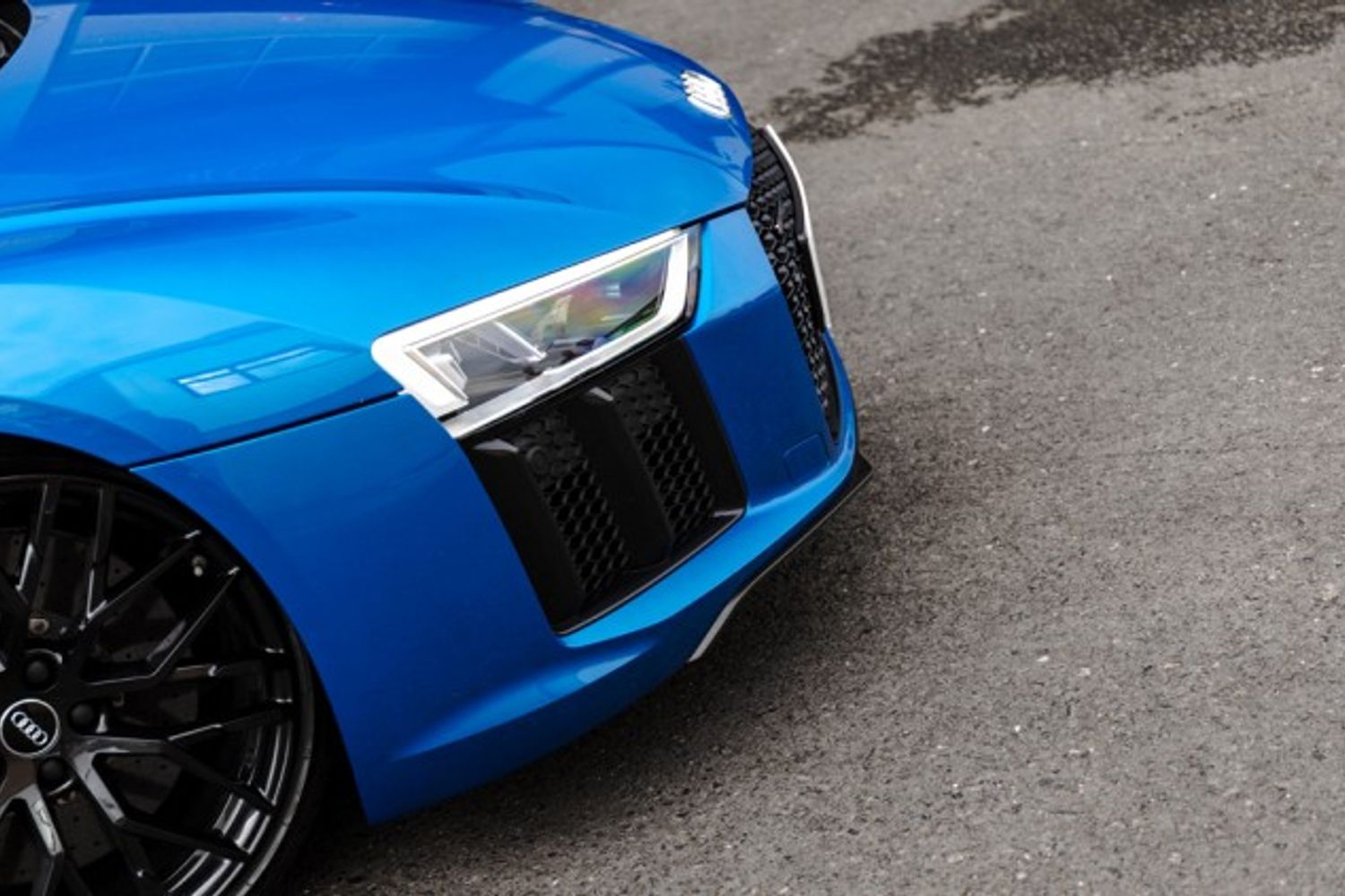 AUDI R8 COUPE 5.2 V10 PLUS QUATTRO 2DR SEMI AUTOMATIC