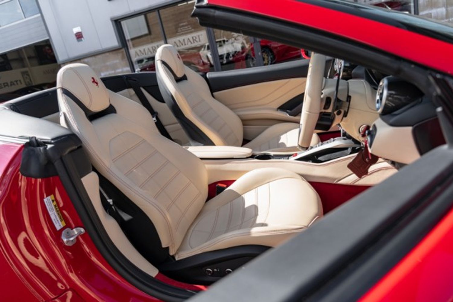 FERRARI CALIFORNIA CONVERTIBLE 3.9 DD 2DR SEMI AUTOMATIC