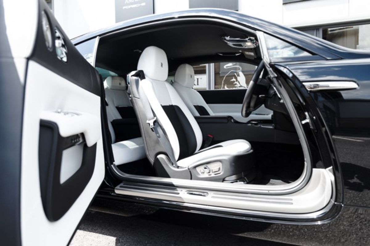 ROLLS-ROYCE WRAITH COUPE Black Badge 6.6 V12