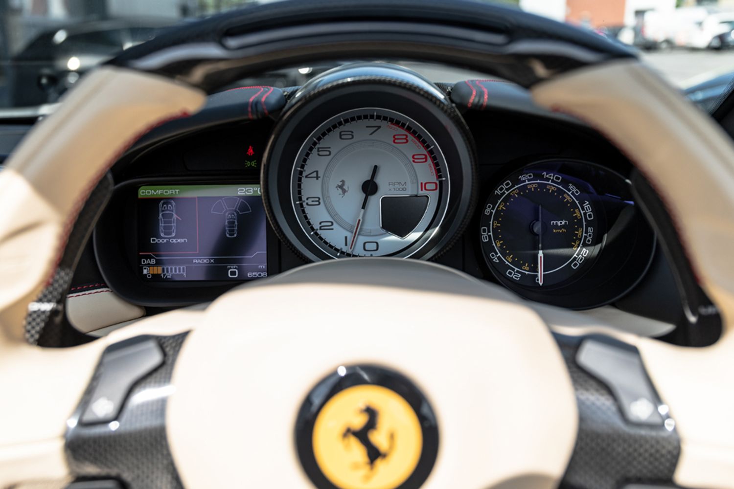 FERRARI CALIFORNIA CONVERTIBLE 3.9 DD 2DR SEMI AUTOMATIC