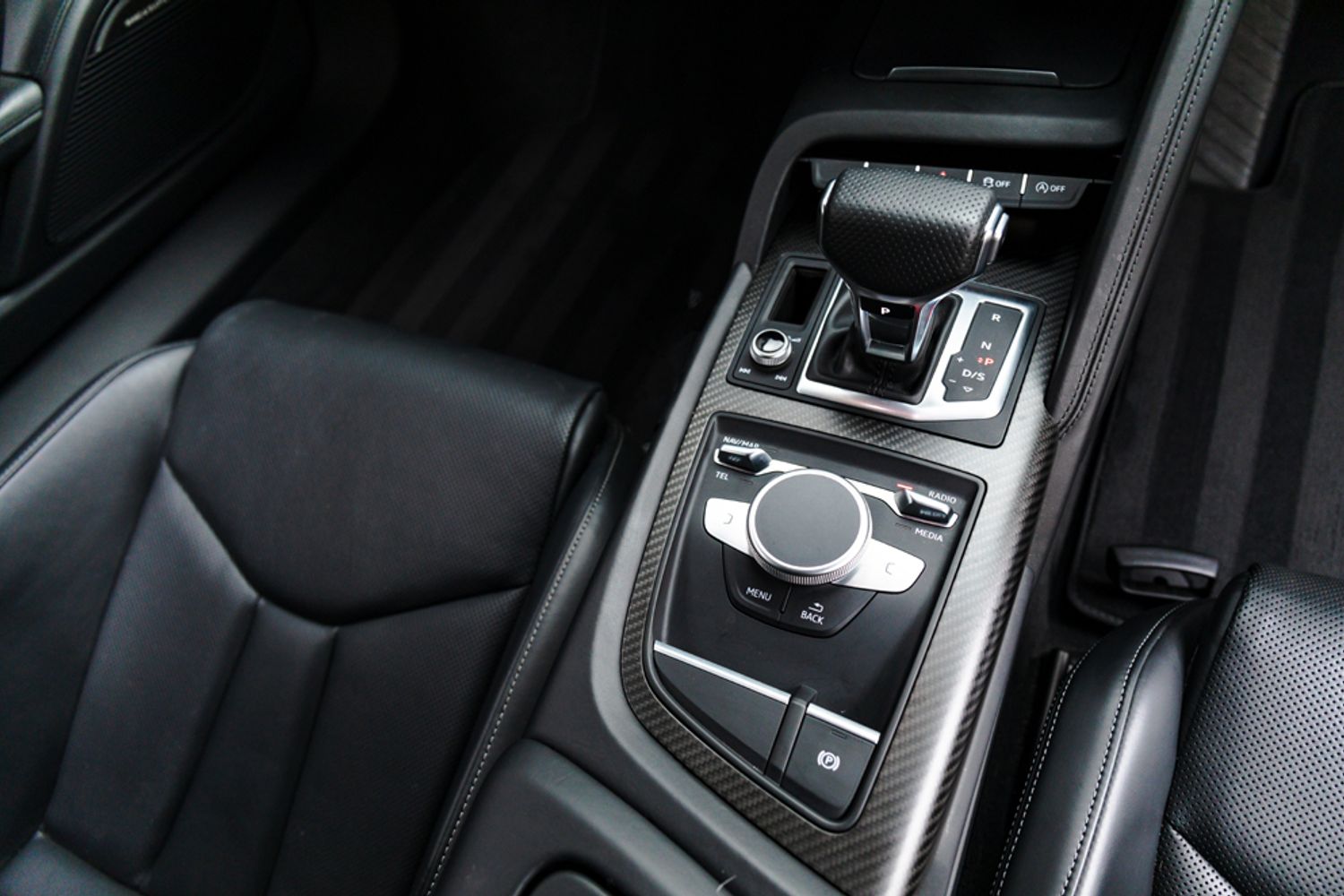 AUDI R8 COUPE 5.2 V10 PLUS QUATTRO 2DR SEMI AUTOMATIC