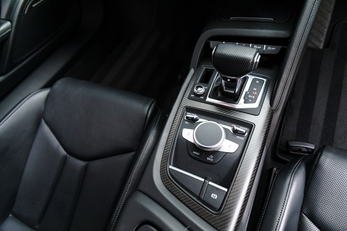 AUDI R8 COUPE 5.2 V10 PLUS QUATTRO 2DR SEMI AUTOMATIC