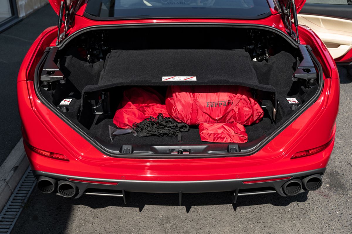 FERRARI CALIFORNIA CONVERTIBLE 3.9 DD 2DR SEMI AUTOMATIC