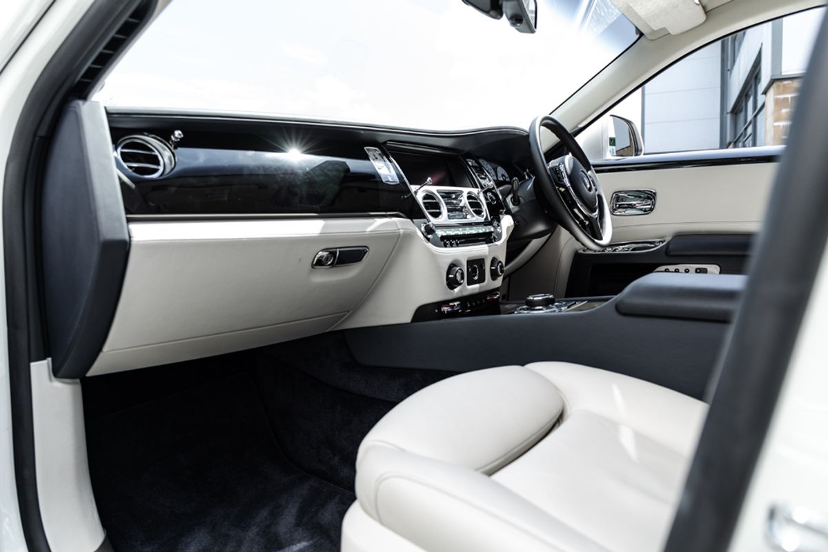 ROLLS-ROYCE GHOST SALOON 6.6 V12 SWB 4DR AUTOMATIC