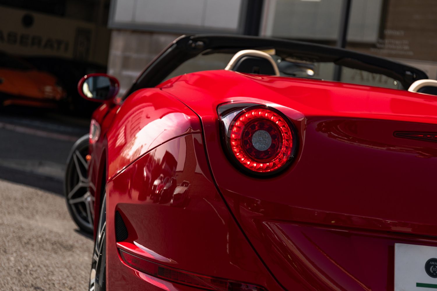 FERRARI CALIFORNIA CONVERTIBLE 3.9 DD 2DR SEMI AUTOMATIC